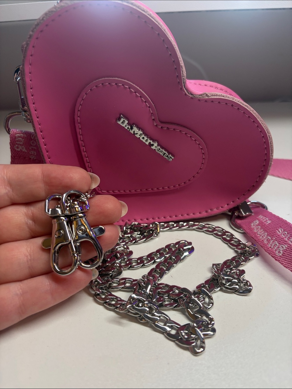 Dr martens mini pink heart bag - Picture 5 of 5